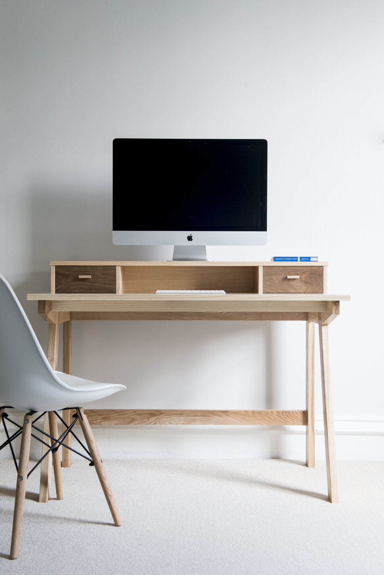 ash desk full view